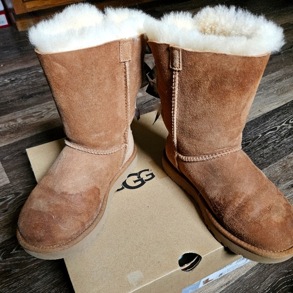 UGGS Womens Bailey Bow size 5 - Picture 1 of 5